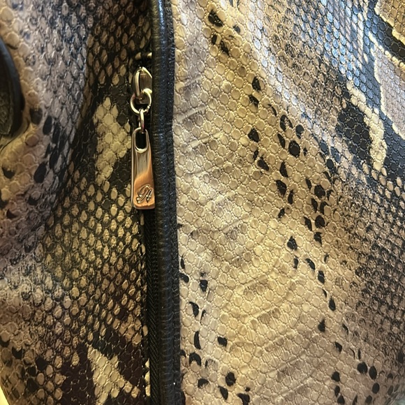 Grace Adele Lily-Python faux Leather Bag, exterior zip pocket - Picture 6 of 10